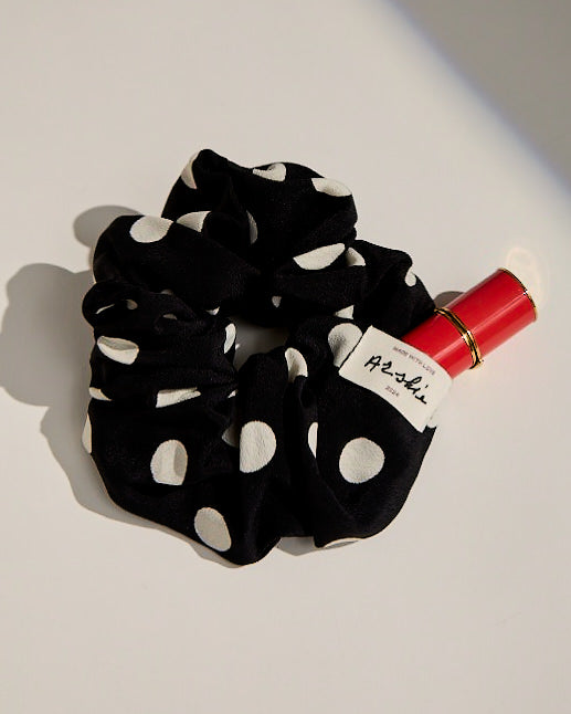 Pocket Scrunchie - Top of the Sixes