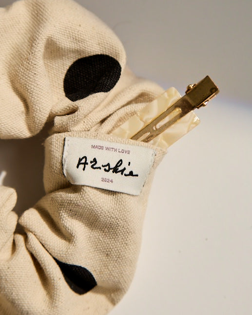 Pocket Scrunchie - 1/5